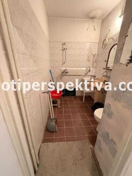 Продава се Двустаен апартамент в Пловдив, Кючук Париж - 65 кв.м за 942 €/кв.м - Снимка #13