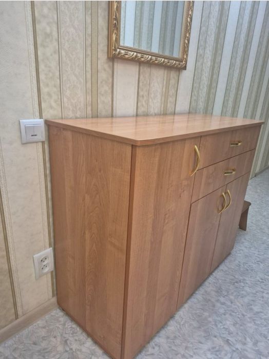 Продам тумбочку)