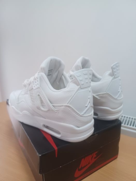 Nike Air Jordan 4