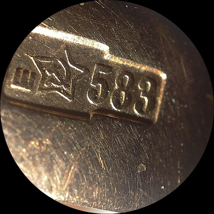 Кольцо с рубином