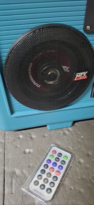 Radio Makita 18v si 220v 2 x 30 wati