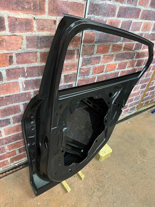 Usa dreapta spate BMW f40 Noua Originala