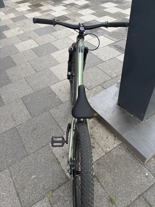 Vand bicicleta merida dirt jumper ( negociabil )