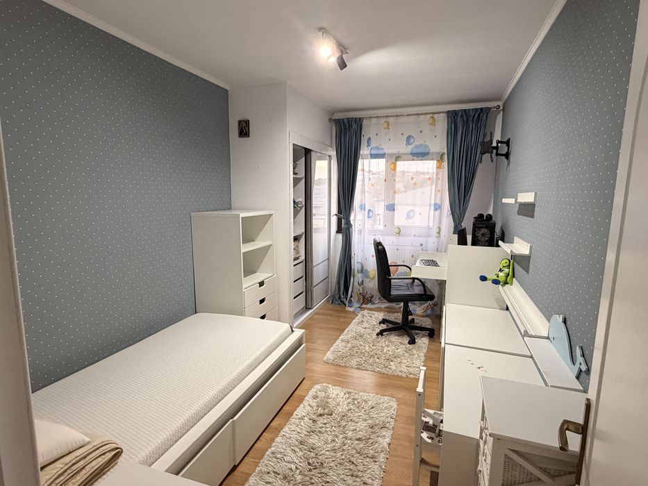 Inchiriez apartament zona Confectii  bloc IRIS
