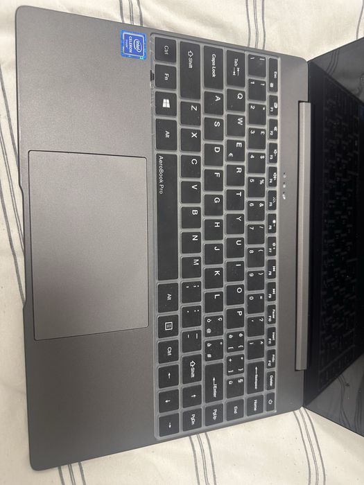 Vand Laptop chuwi gemibook pro 1000 lei