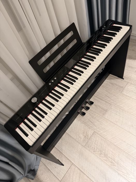 Продам пианино электронное