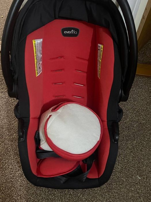 Детское автокресло-переноска Evenflo (0–13 кг)