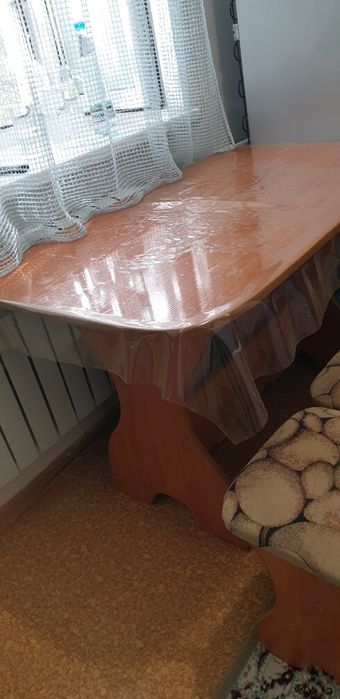 Продам стол и табуретки