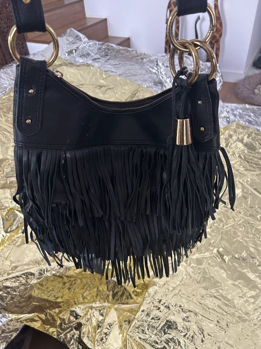 Geanta Zara din piele neagra cu franjuri,stil boho,accedirii metalice