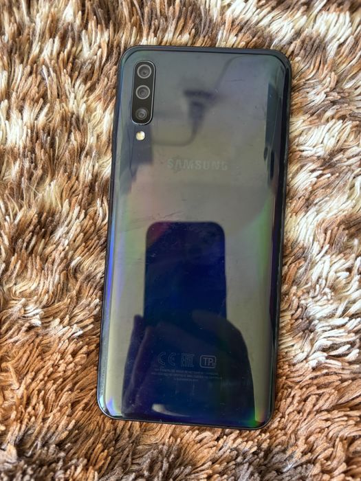 Продам Samsung A50