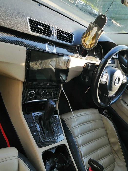 Dezmebram Volkswagen CC