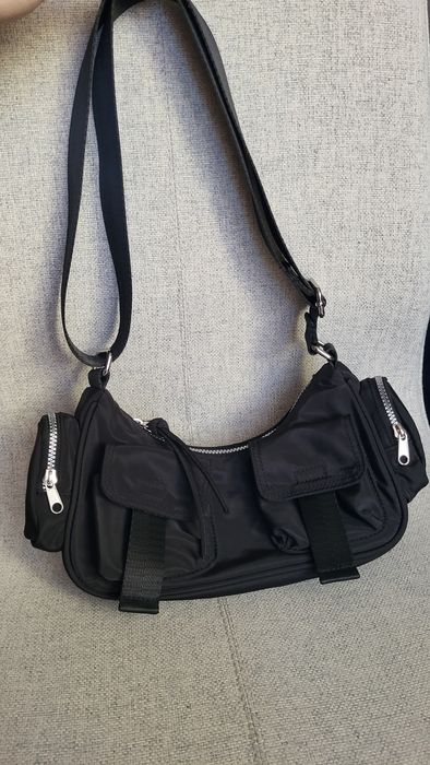 Малка дамска чанта, черна, cargo стил, H&M