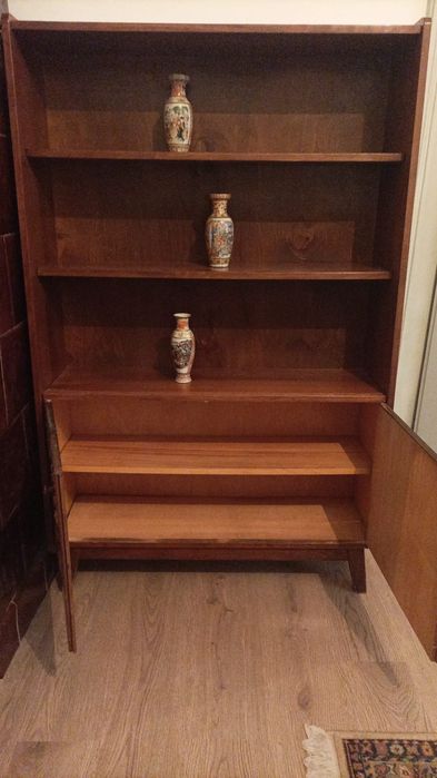 Vând mobila de bibliotecă