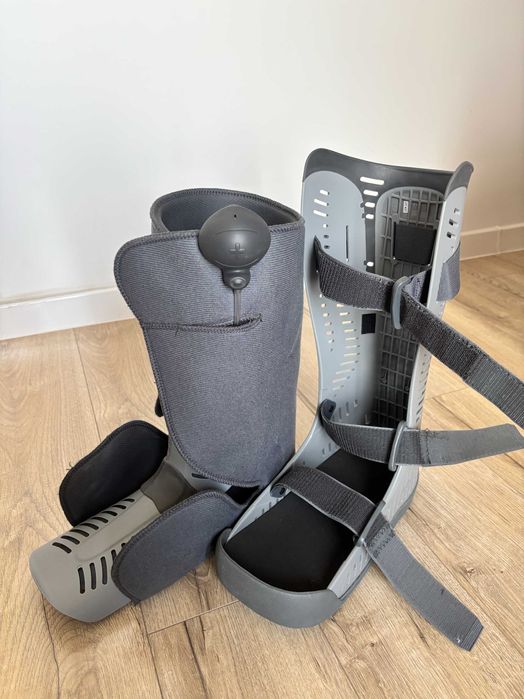 Orteză OSSUR Rebound Air Walker M (39–44) – model ÎNALT – aproape nouă
