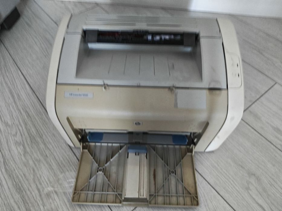 Принтер HP laserjet 1020