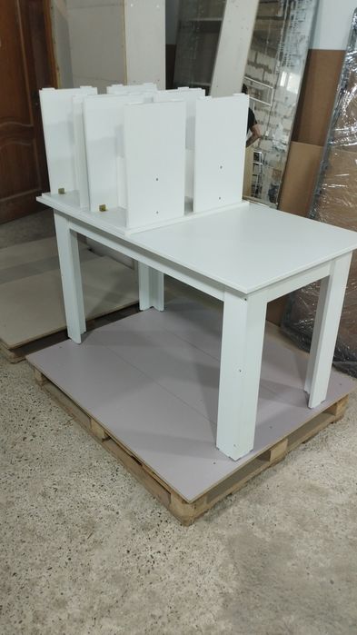 Столы .табуретки