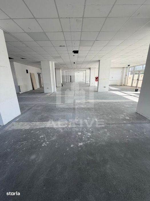 Spatiu comercial // Intre Lacuri