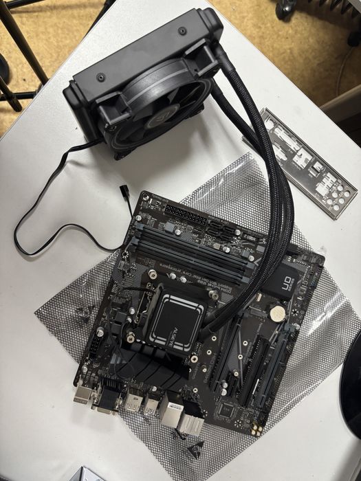 Материнская плата B460M D3H + водянка + проц