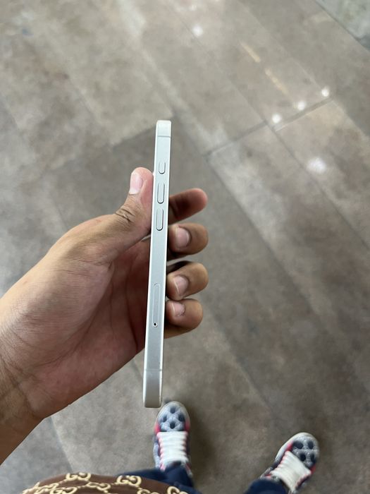iphone 16.      .