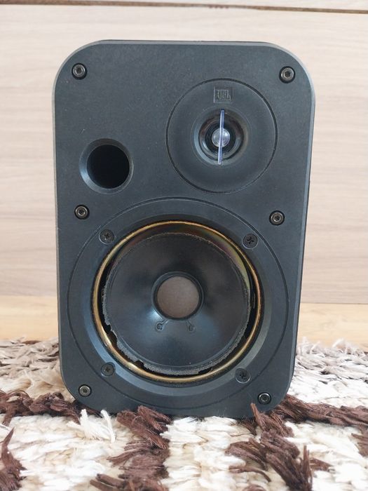 Тон колони: JBL CONTROL 1C