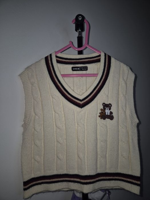 Vestă tip pulover cu gât în V