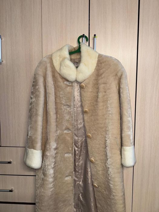 Шубы на продажу.