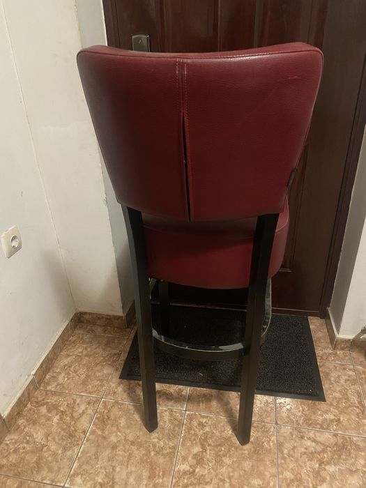 Scaune înalte pentru bar