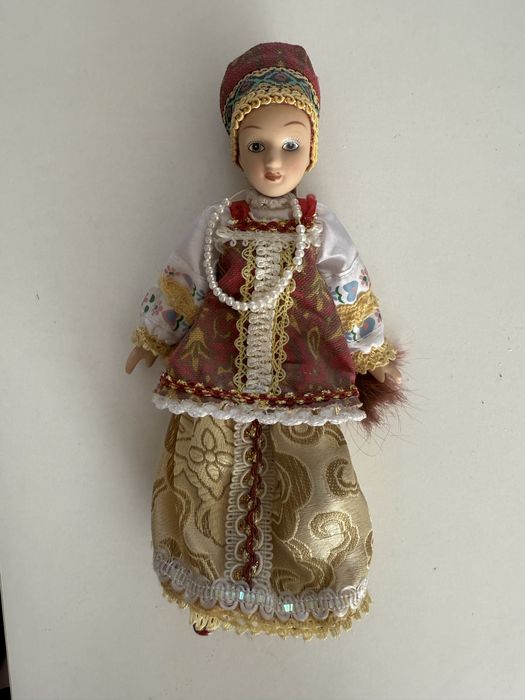 Продам Фарфоровых кукол.