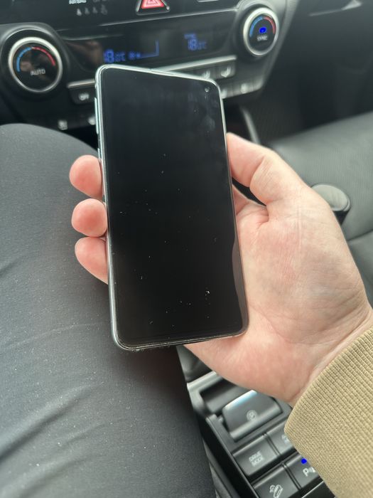 Продам Samsung S10e
