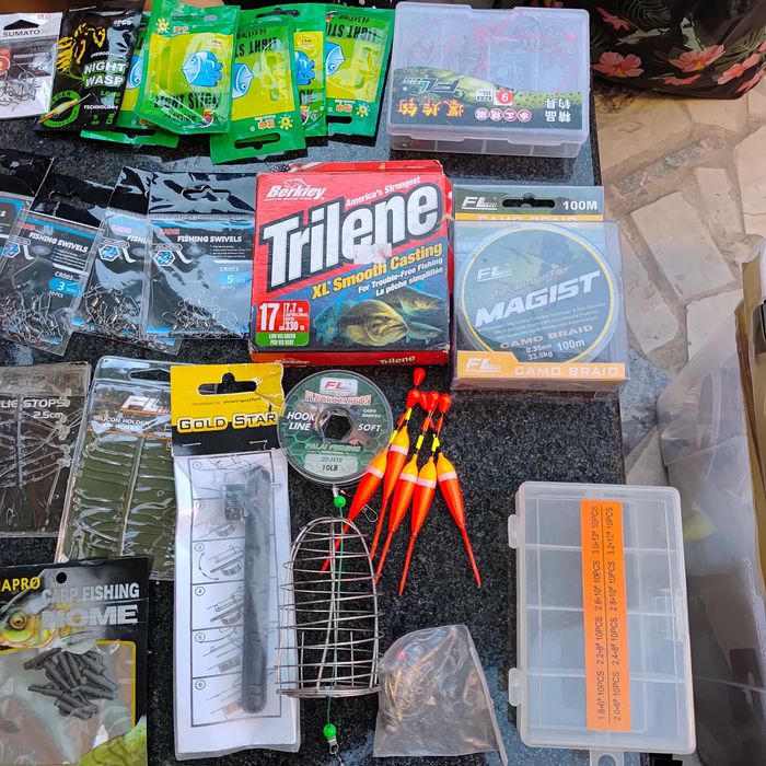 Vand lot jucari de pecuit