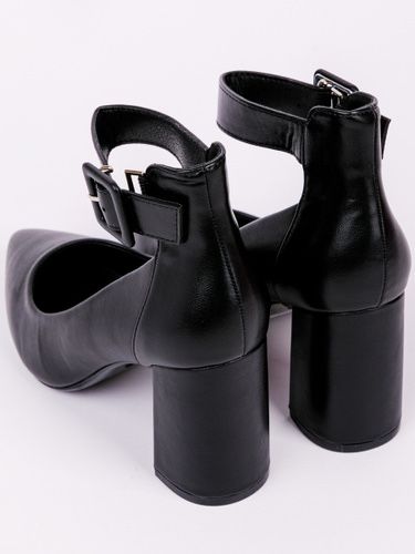 Черные туфли