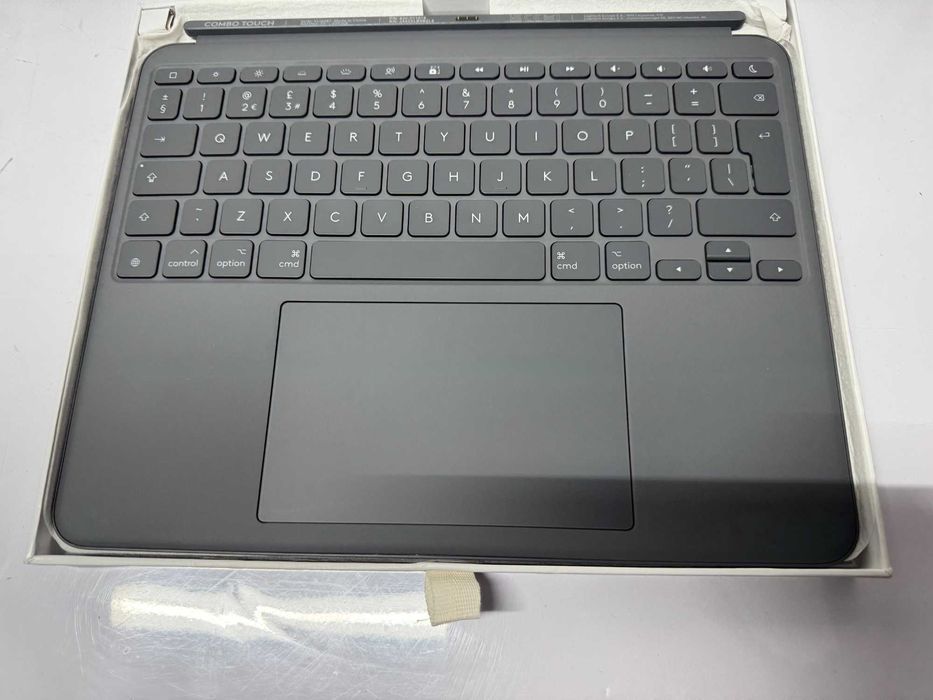 Клавиатура - Logitech Combo Touch iPad Pro 13-inch (M2)