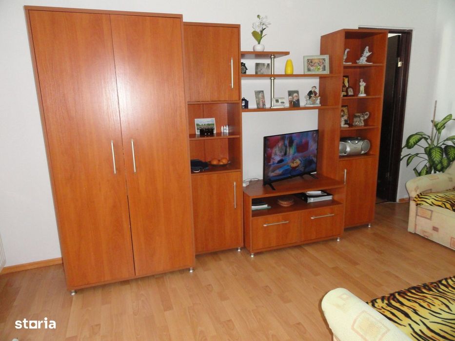 Apartament 1 camera, etaj 2, renovat, centrala pe gaz, complet mobilat