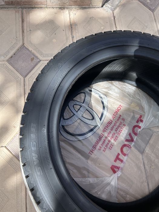 Продам зимние шины от Камри 70