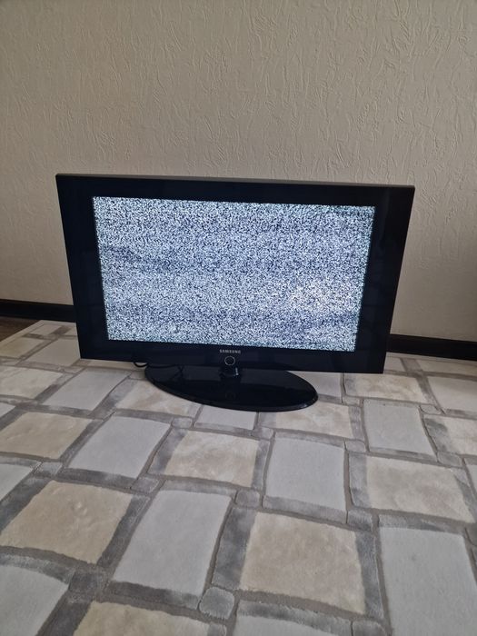 Срочно продам телевизор