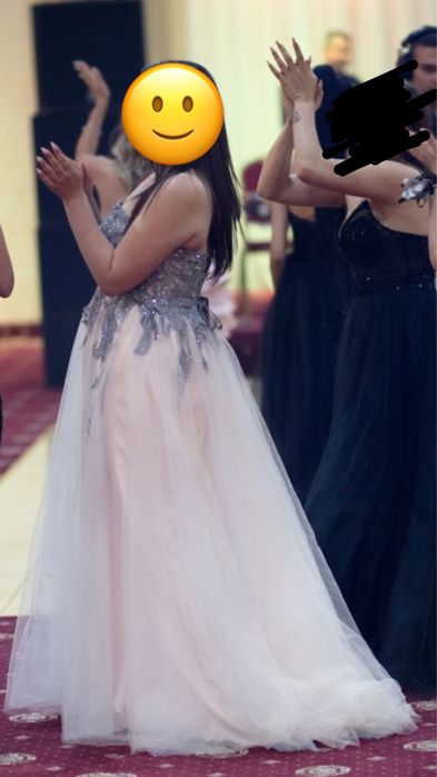 Абитуриентска рокля М/Л размер