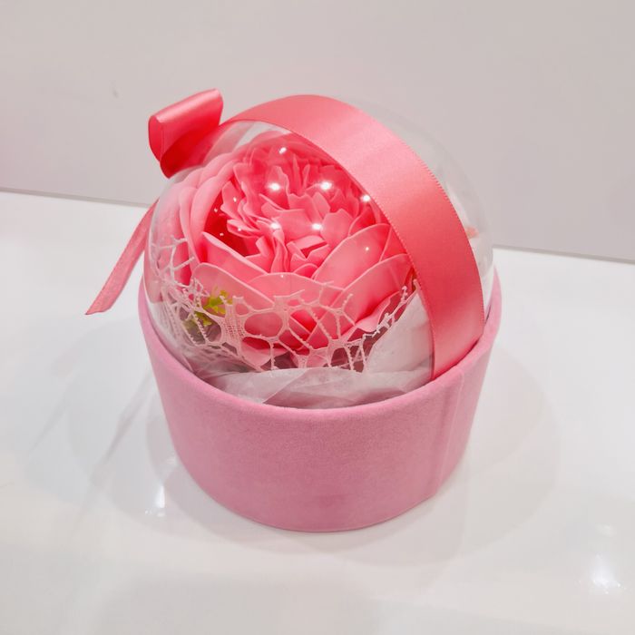 Подаръчна кутия с божур – романтичен подарък за св Валентин и 8 март