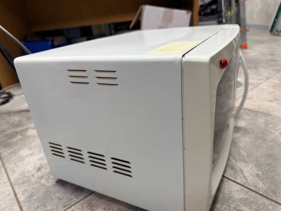 Микровълнова фурна Samsung  с грил , 850 W, 23 Литри