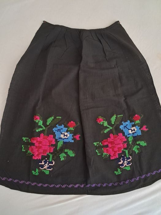 Ръчно бродирани престилки