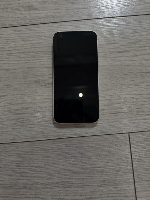 iPhone 14, 128гб, емкость 77