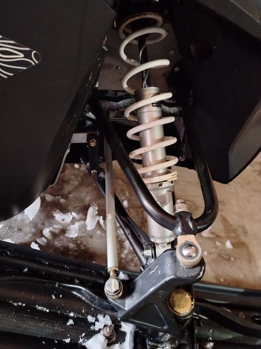 Продам снегоход BRP LYNX 1200