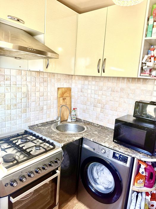 Продам 2 к кв на против Акимата