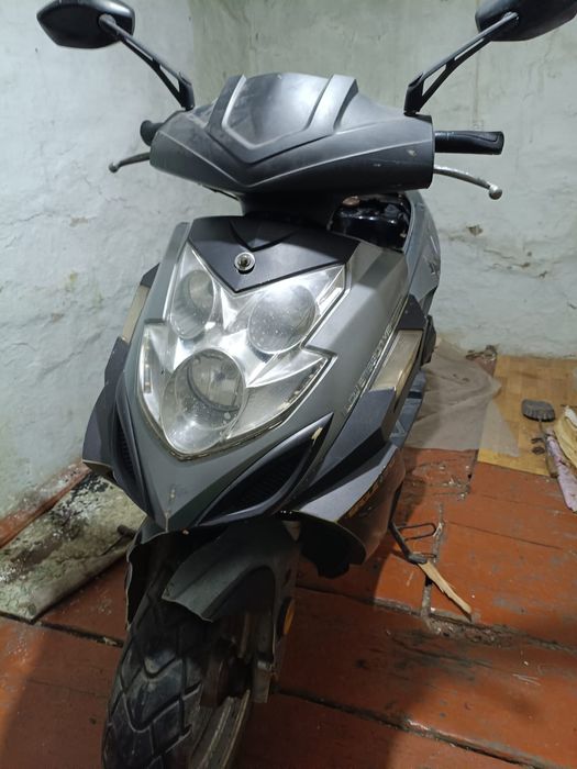 Продам скутер Рейсер