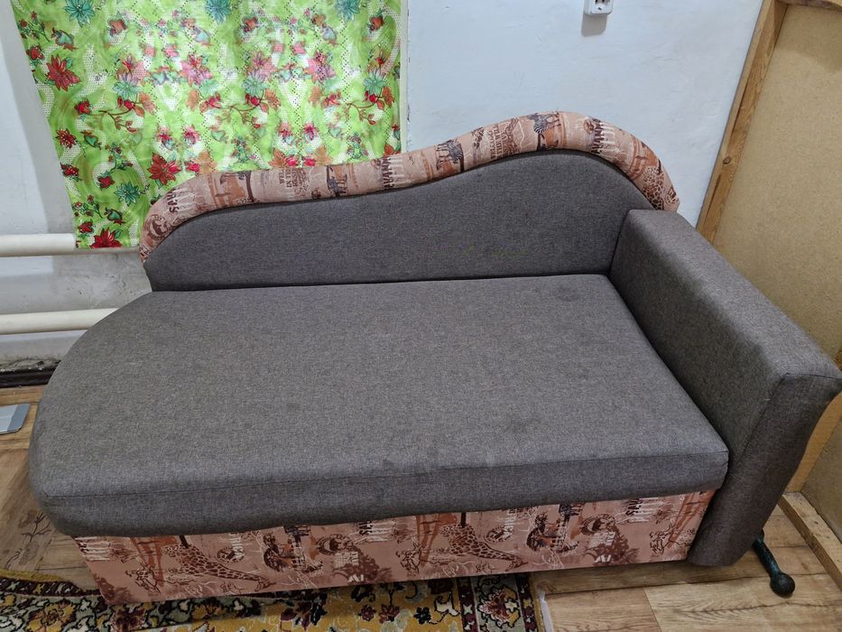 Продам диван подростковый