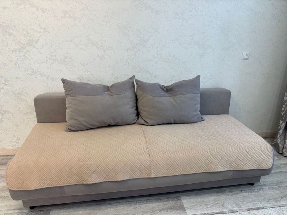 Срочно продам диван