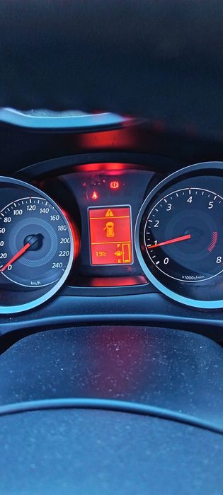 Vând Mitsubishi Lancer 1.5 benzina