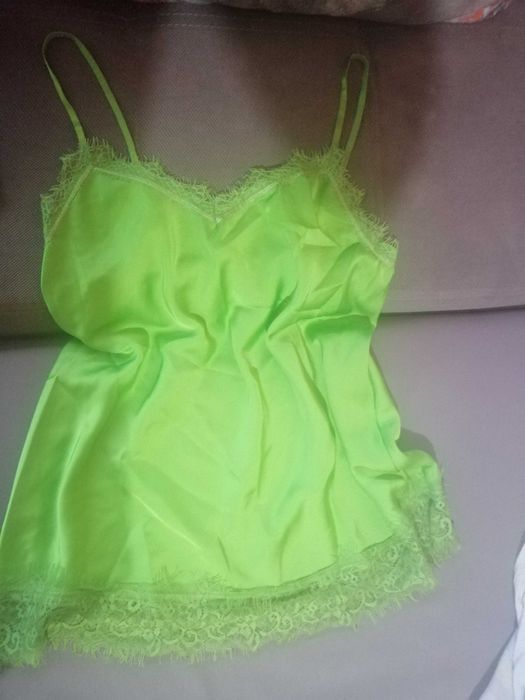 Нов зелен топ от сатен