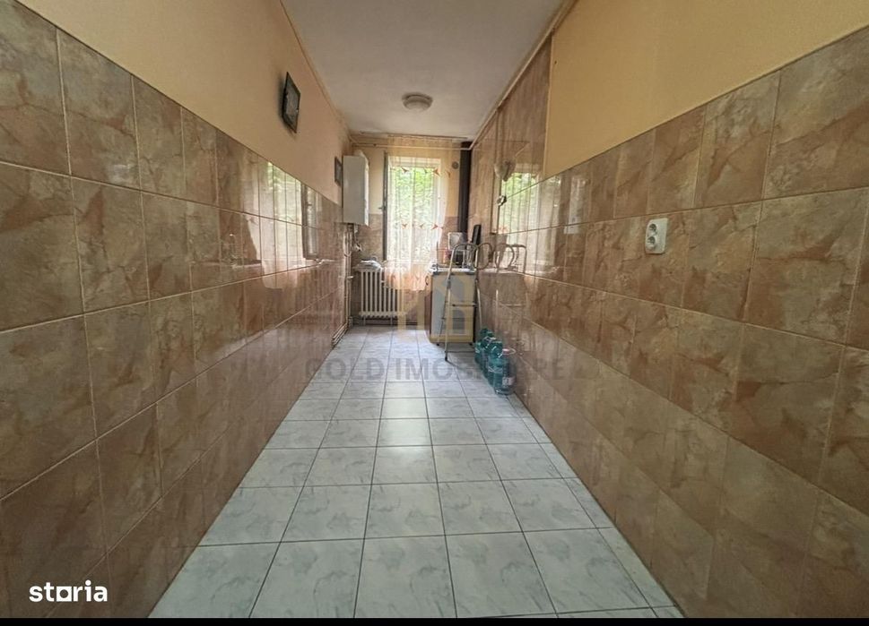 Apartament 3 camere de vanzare