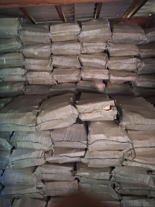 Продам сухие мелкопоколотые дрова осина,в мешках.