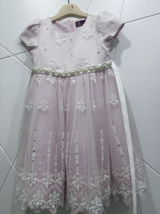 Розовое пышное платье